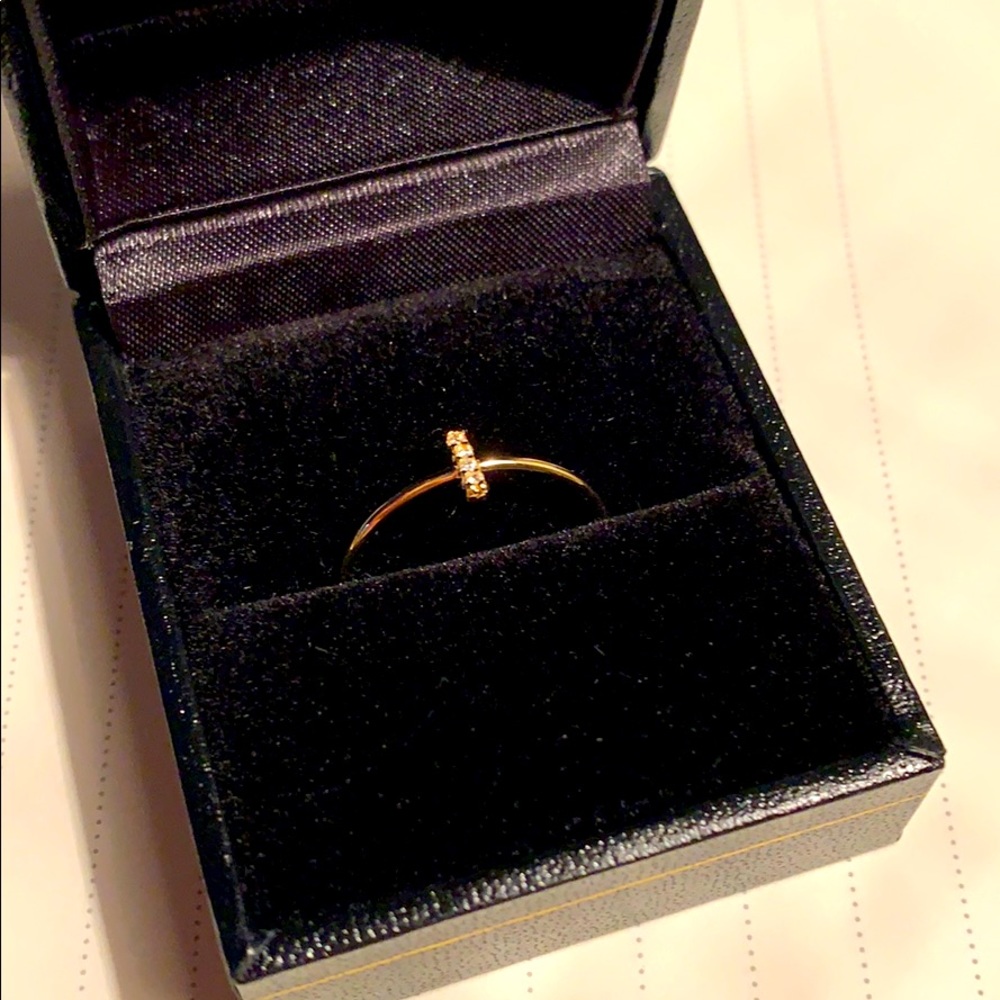 Diamond and 18k yellow gold bar ring